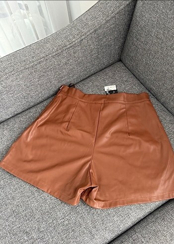 Düğmeli Kahverengi Deri Mini Şort - Görsel 2