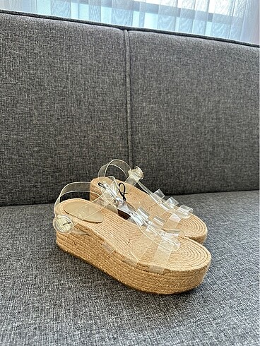 Pull and Bear Pull and bear hasır sandalet