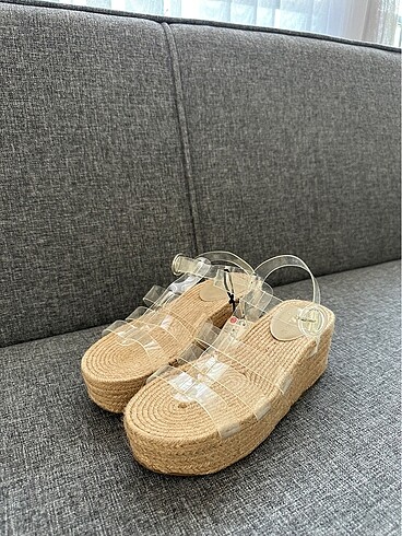 Pull and bear hasır sandalet