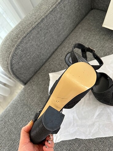 37 Beden Topuklu siyah ayakkabı