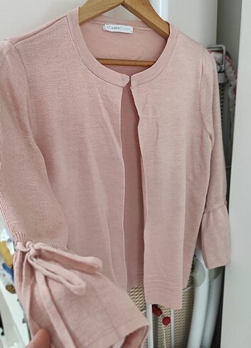 LC Waikiki Kolları fırfırlı hirka