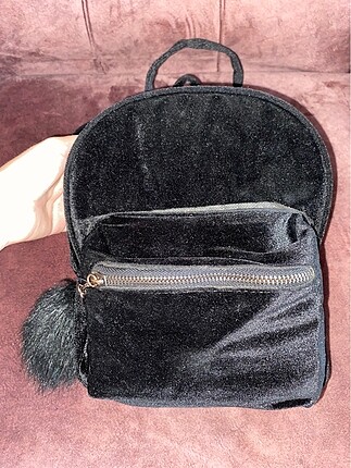  Beden Ponponlu siyah kadife sırt çantası