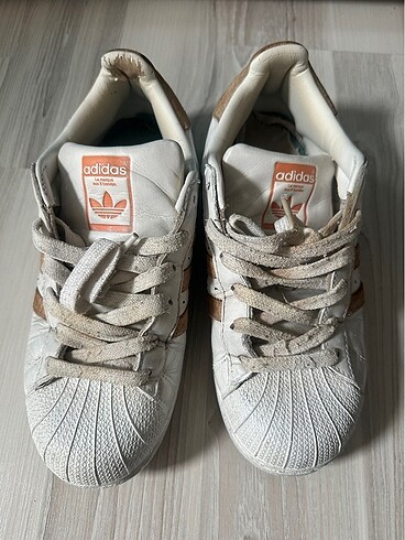 38 Beden beyaz Renk Adidas süperstar