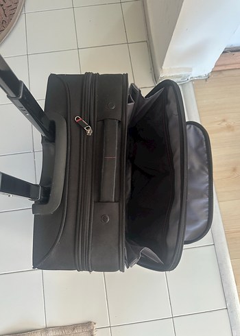 Samsonite Siyah Genis İc Hacimli Tekerlekli Valiz