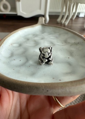 Pandora Gri Düğmeli FİL Charm