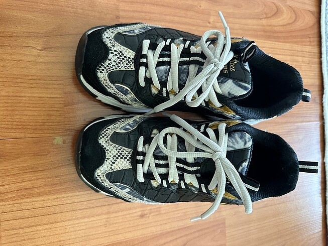 36 Beden Skechers D?lites runway