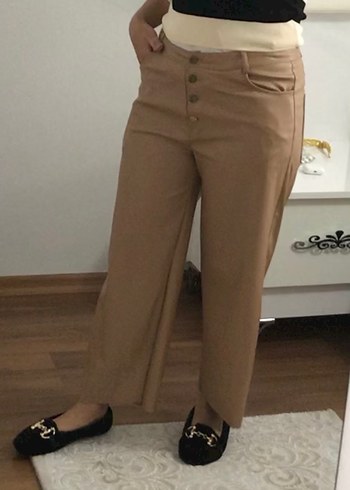 Deri Düğmeli Bej Deri Kadın Pantolon kesik paça - Görsel 2