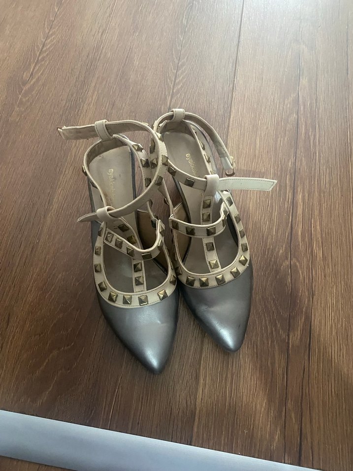 Kısa topuklu - Görsel 2