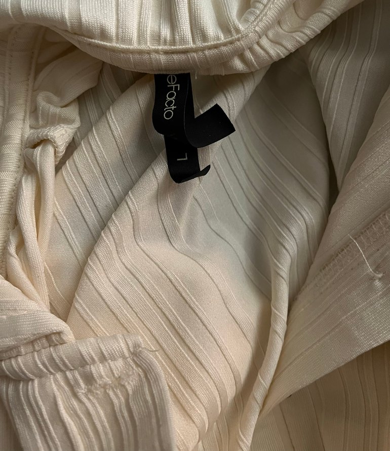 Bej Düğmeli Yaka Detaylı Pamuklu Kadın Bluz - Görsel 4