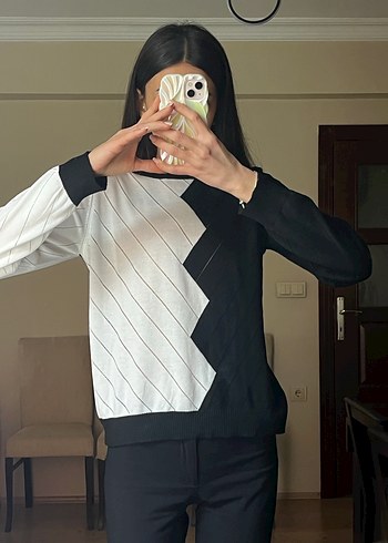 Zebra Desenli Uzun Kollu Beyaz Kazak - Görsel 3