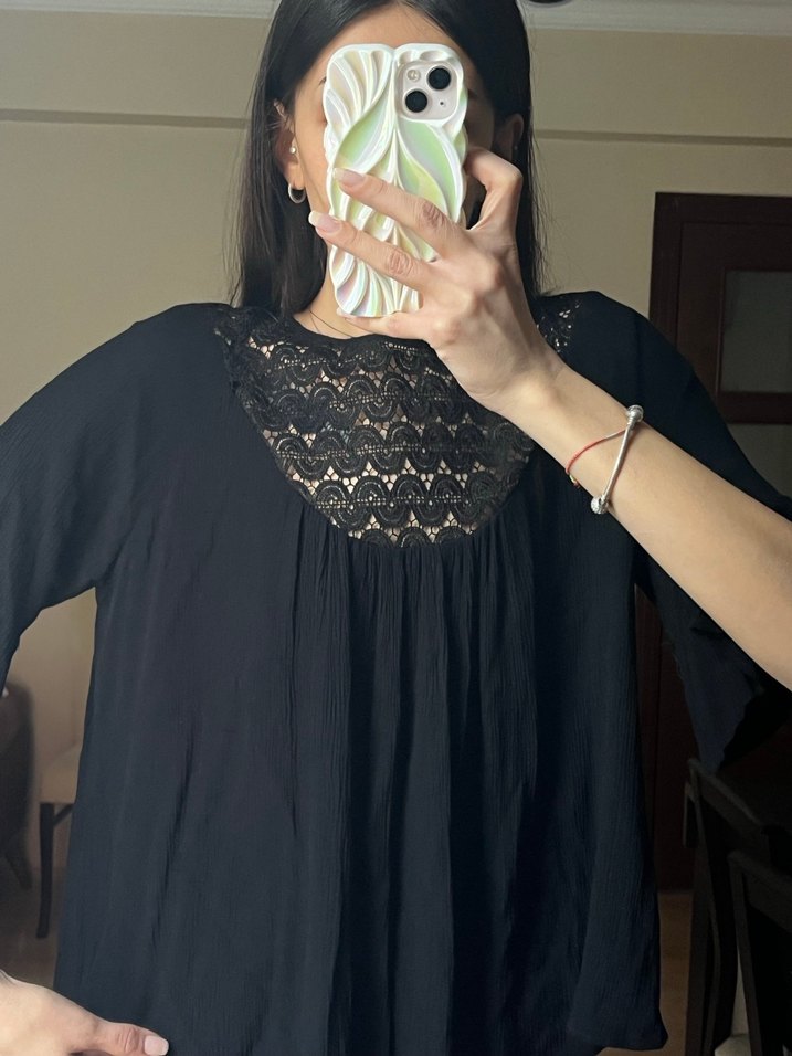 Dantel Detaylı Siyah Mini Triko Bluz - Görsel 4