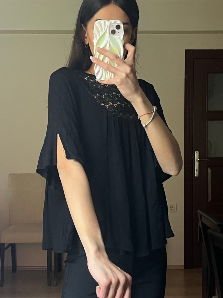 Dantel Detaylı Siyah Mini Triko Bluz - Görsel 3