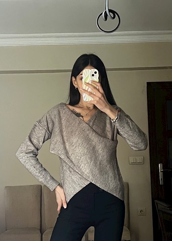 Gri V Yaka Örgü Kadın Kazak - Görsel 3