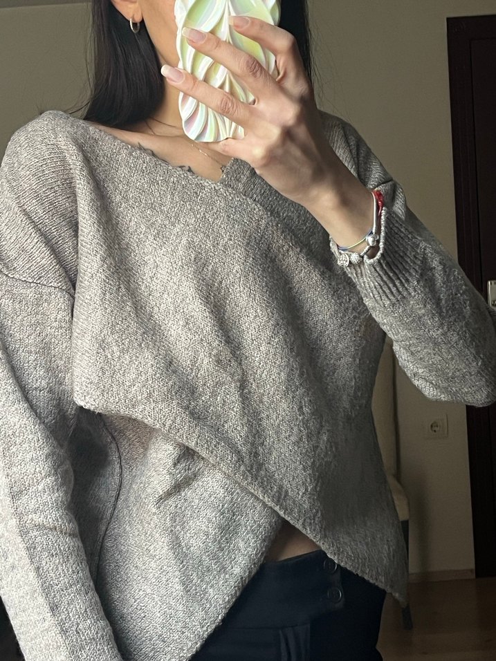 Gri V Yaka Örgü Kadın Kazak - Görsel 2