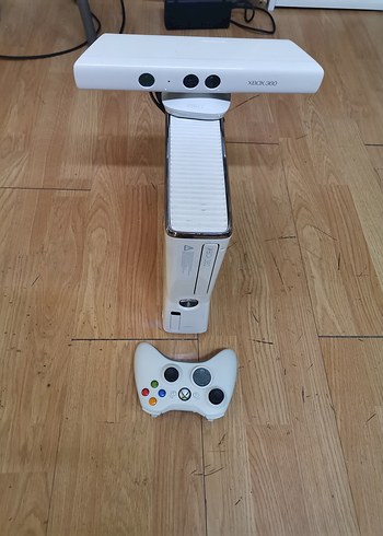 XBOX360 SLİM 250 GB JTAGLI KOLLEKSİYONLUK ÜRÜNDÜR
