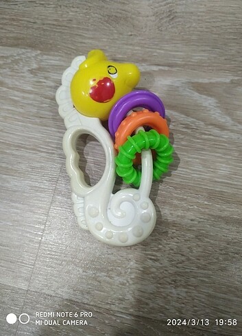 Diğer Çıngırak 18 cm kadar uzunluğunda,