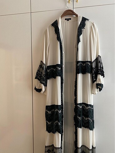 m Beden Abaya