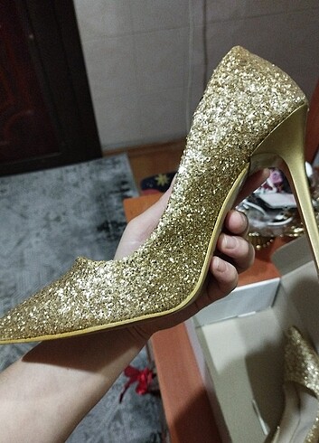 Zara Gold ayakkabı 