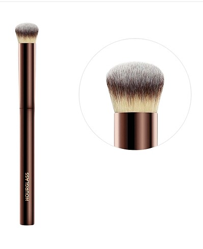 Hourglass Vanish Seamless Concealer Brush