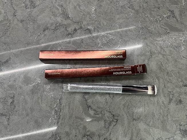 Hourglass Vanish Seamless Concealer Brush - Görsel 6