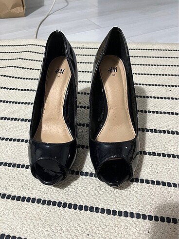 H&M marka siyah topuklu ayakkabı