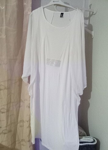 50 Beden beyaz Renk Büyük beden elbise