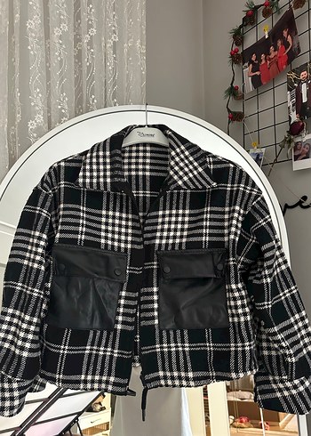 Düğmeli Siyah Ekose Kısa Kadın Ceket