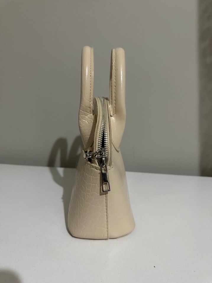 Zincir Detaylı Beyaz Yılan Desenli Deri Çanta - Görsel 4