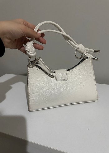 Tokalı Beyaz Kadın Deri Çanta - Görsel 3