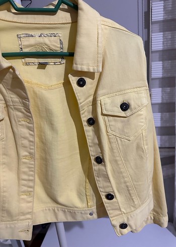 Sarı Düğmeli Kadın Denim Ceket - Görsel 3