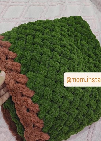 Koyu Yeşil Örgü Çocuk Battaniyesi - Görsel 3