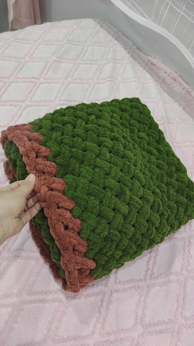 Koyu Yeşil Örgü Çocuk Battaniyesi - Görsel 5