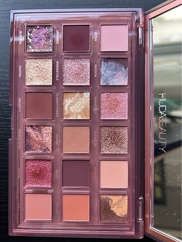 Beden Renk Huda Beauty Far Paleti