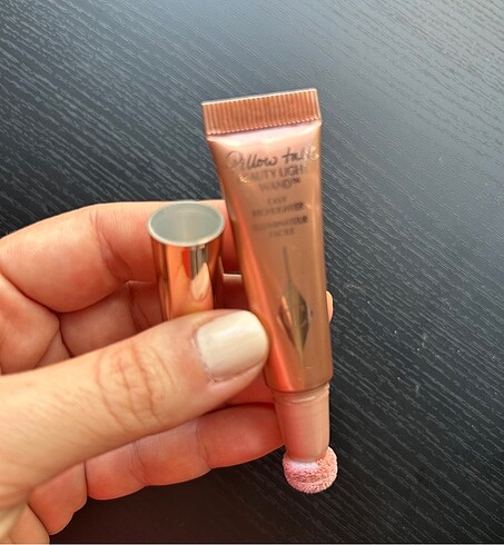  Beden Charlotte Tilbury Aydınlatıcı