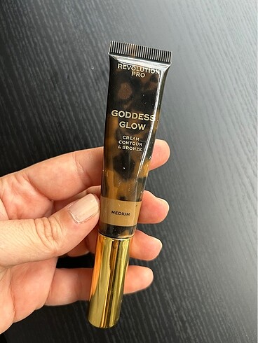 Revolution Pro Goddess Glow Cream Contour & Bronze