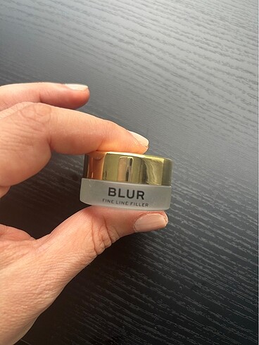 Revolution Pro Blur Fine Line Filler