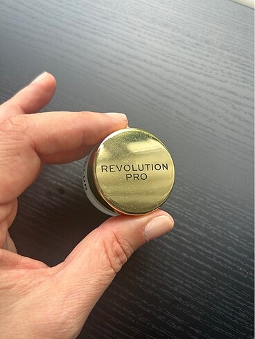Revolution Revolution Pro Blur Fine Line Filler