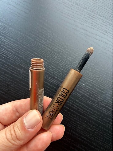 Maybelline Color Strike Far