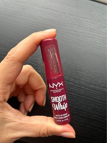NYX Smooth Whip Matte Lip Cream