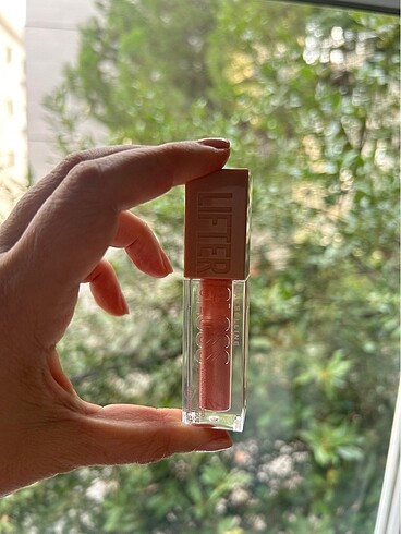 Beden Maybelline Lifter Gloss