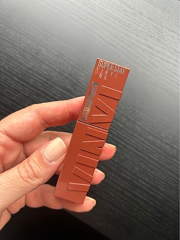Maybelline Super Stay Vinyl Ink Likit Ruj