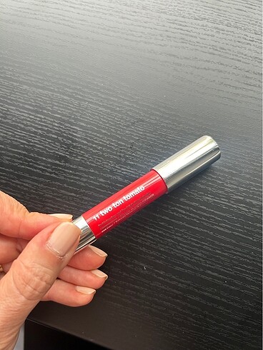 Beden kırmızı Renk Clinique Chubby Stick Moisturizing Lip Colour Balm