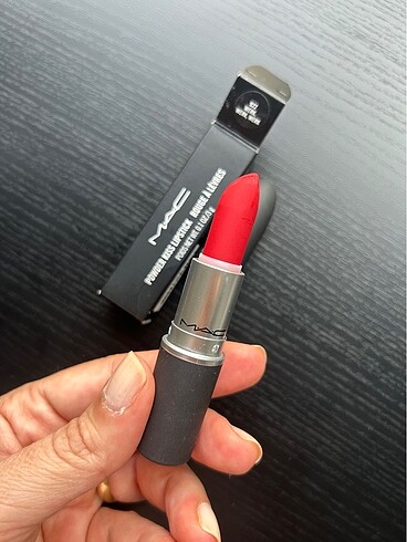 MAC Powder Kiss Ruj