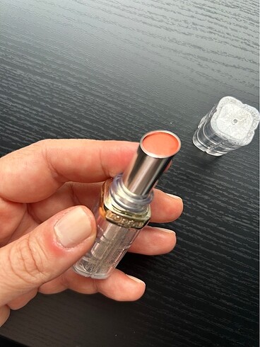 Beden Loreal Paris Color Riche Shine Ruj