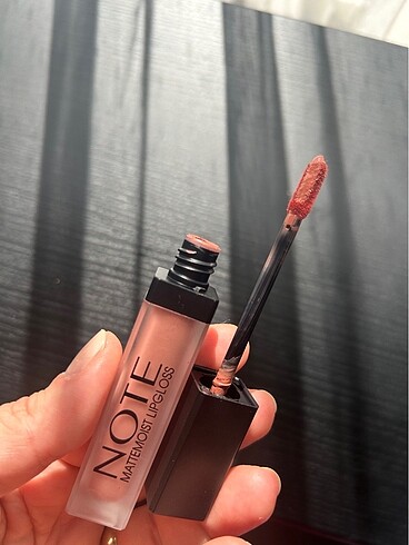 Beden ten rengi Renk Note MatteMoist Likit Mat Lipgloss