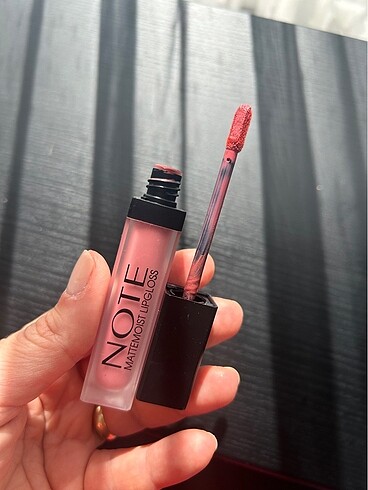 Beden çeşitli Renk Note Mattemoist Likit Mat Lipgloss