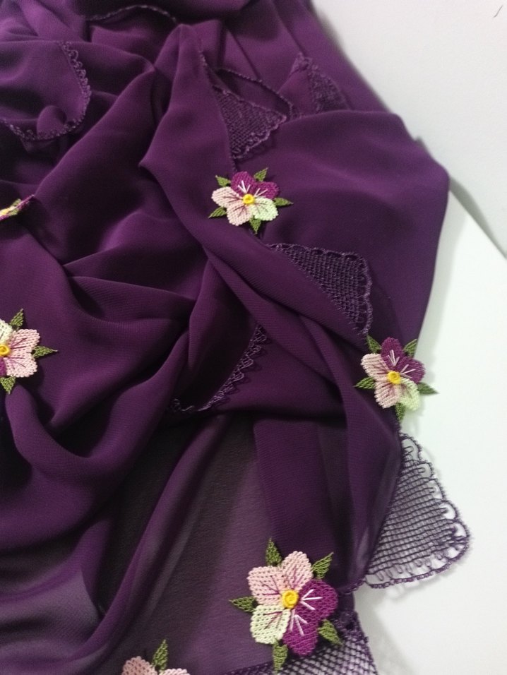 Mor Dantel Detaylı Kadın Şal - Görsel 2