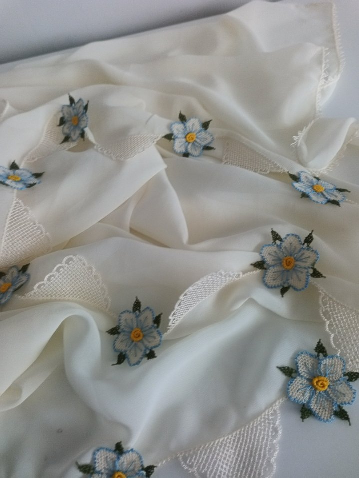 Dantel Detaylı Beyaz Vintage Kadın Fular - Görsel 2