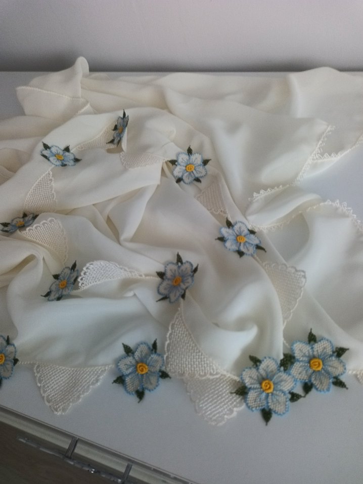 Dantel Detaylı Beyaz Vintage Kadın Fular - Görsel 4