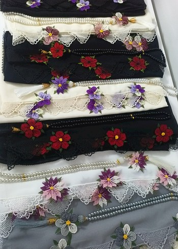 Dantel ve Çiçek Detaylı Kadın Şal - Görsel 3